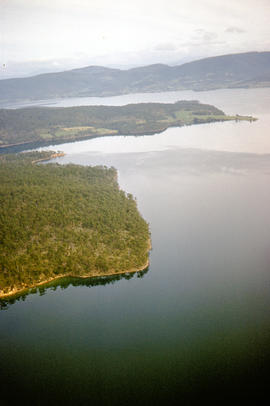 Aerial picture of Barnes Bay, 1950s