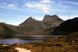 Walkers setting out on track near Dove Lake