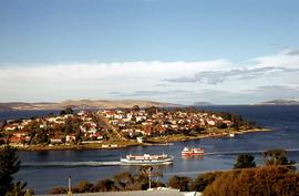 Ferries crossing at Bellerive