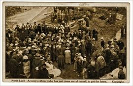 North Lyell - Around a Miner (who has just come out of the tunnel) to get the latest