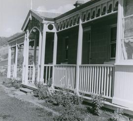 Photograph of house on left after Broadmarsh golf course