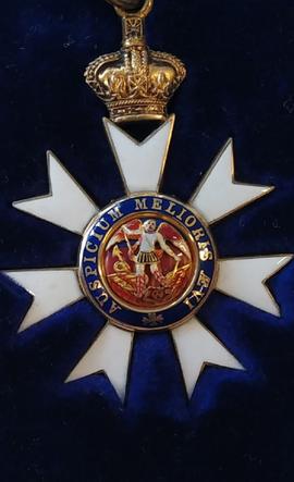 Insignia side 2