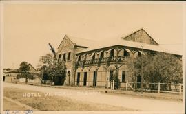 Postcard of  Hotel Victoria, Darwin